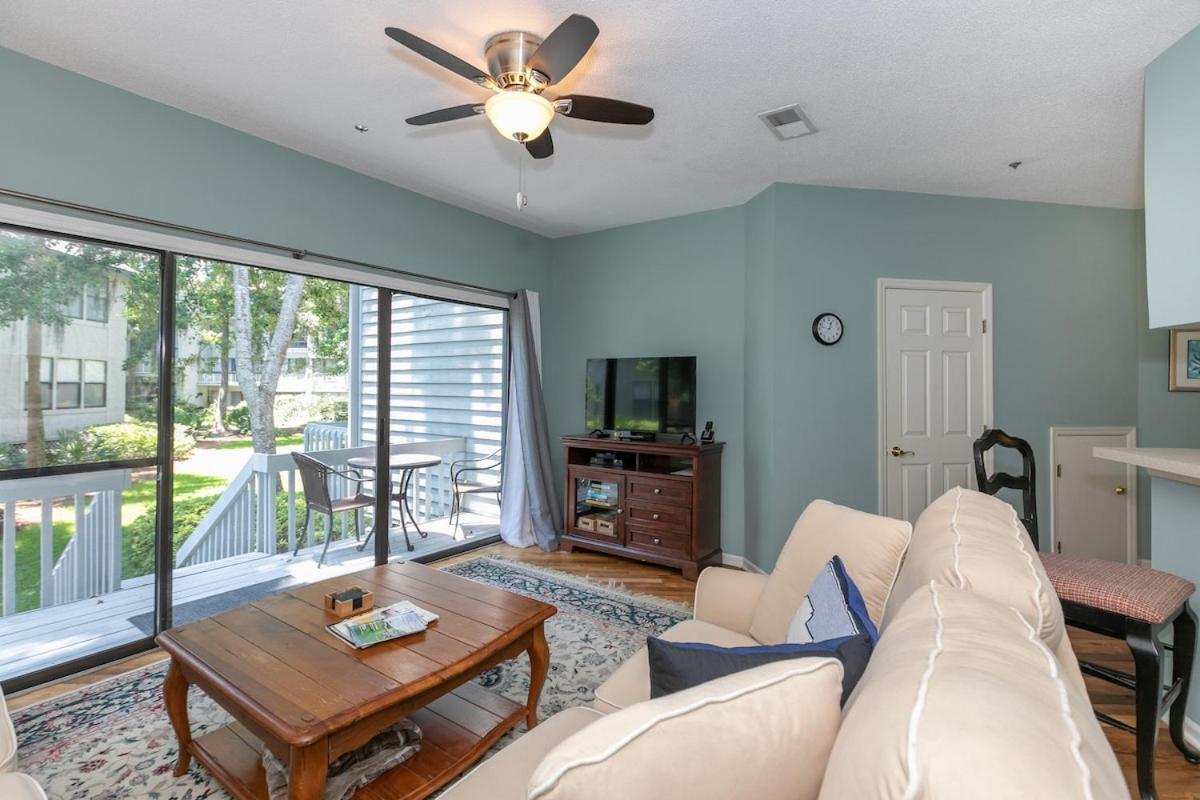 Pet Friendly Life 2 Bed 2 & One Half Baths Holiday home Hilton Head Island