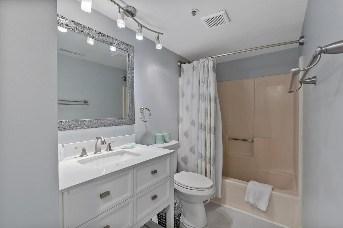 Walk To The - 3 Bed 3 Bath - 8006 Treetops