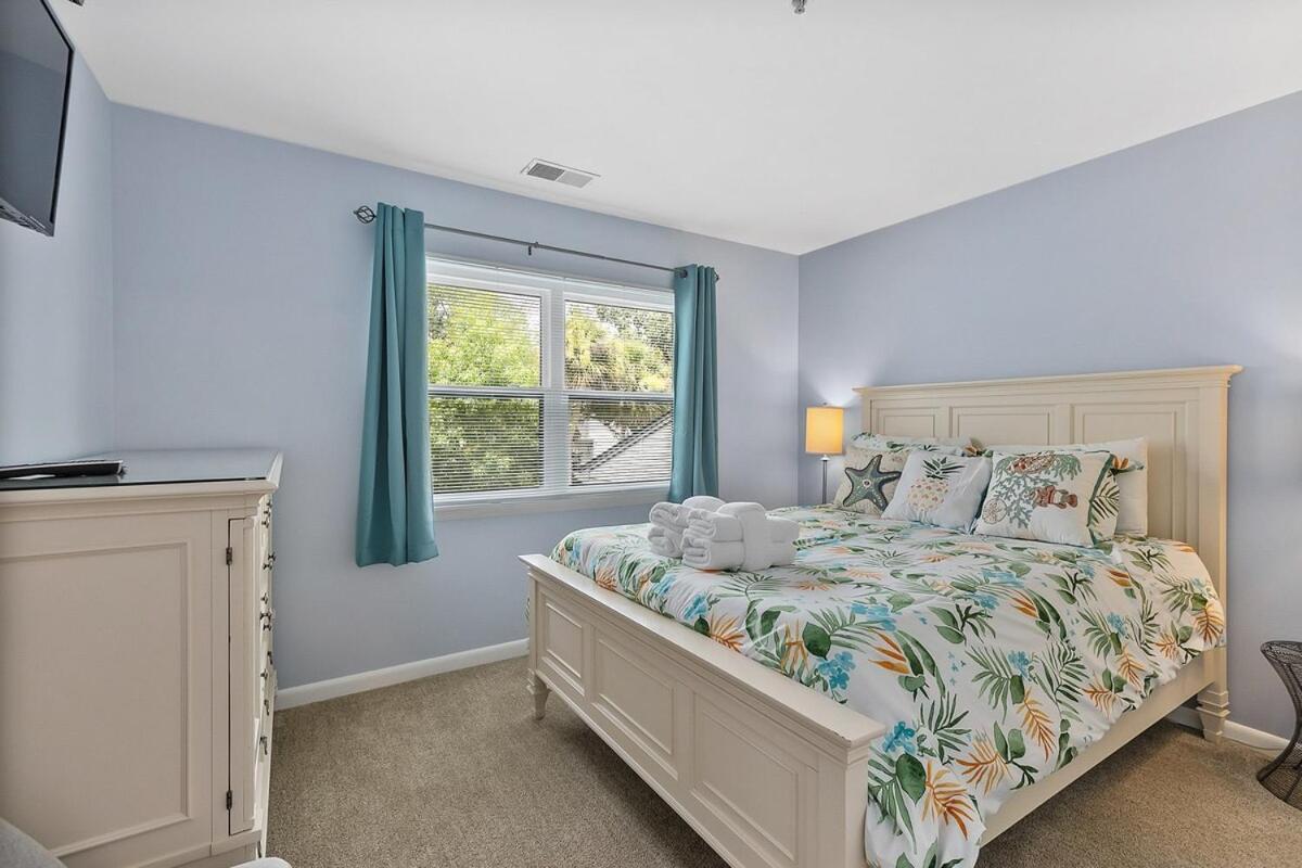 Walk To The - 3 Bed 3 Bath - 8006 Treetops *