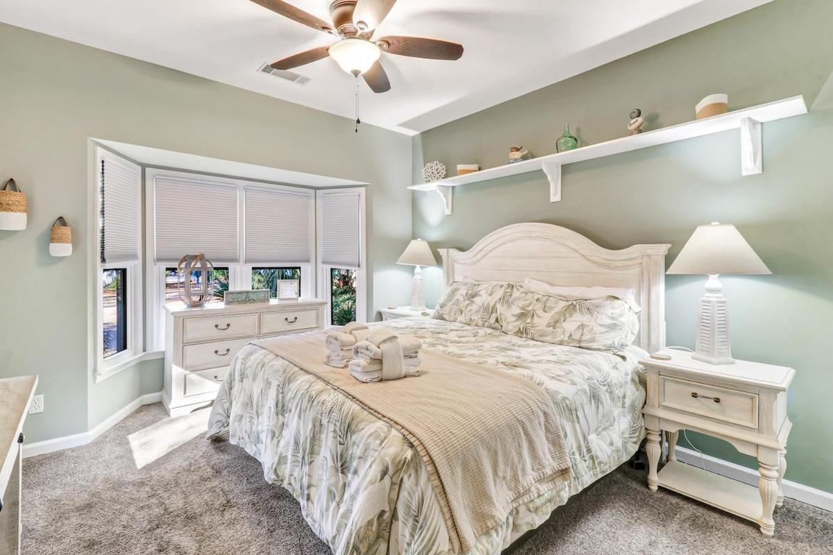 Holiday home Lovely 3 Bed3 Bath Pet Friendlyvilla - Walk To The Pools And Tennis #75 Ocean Breeze