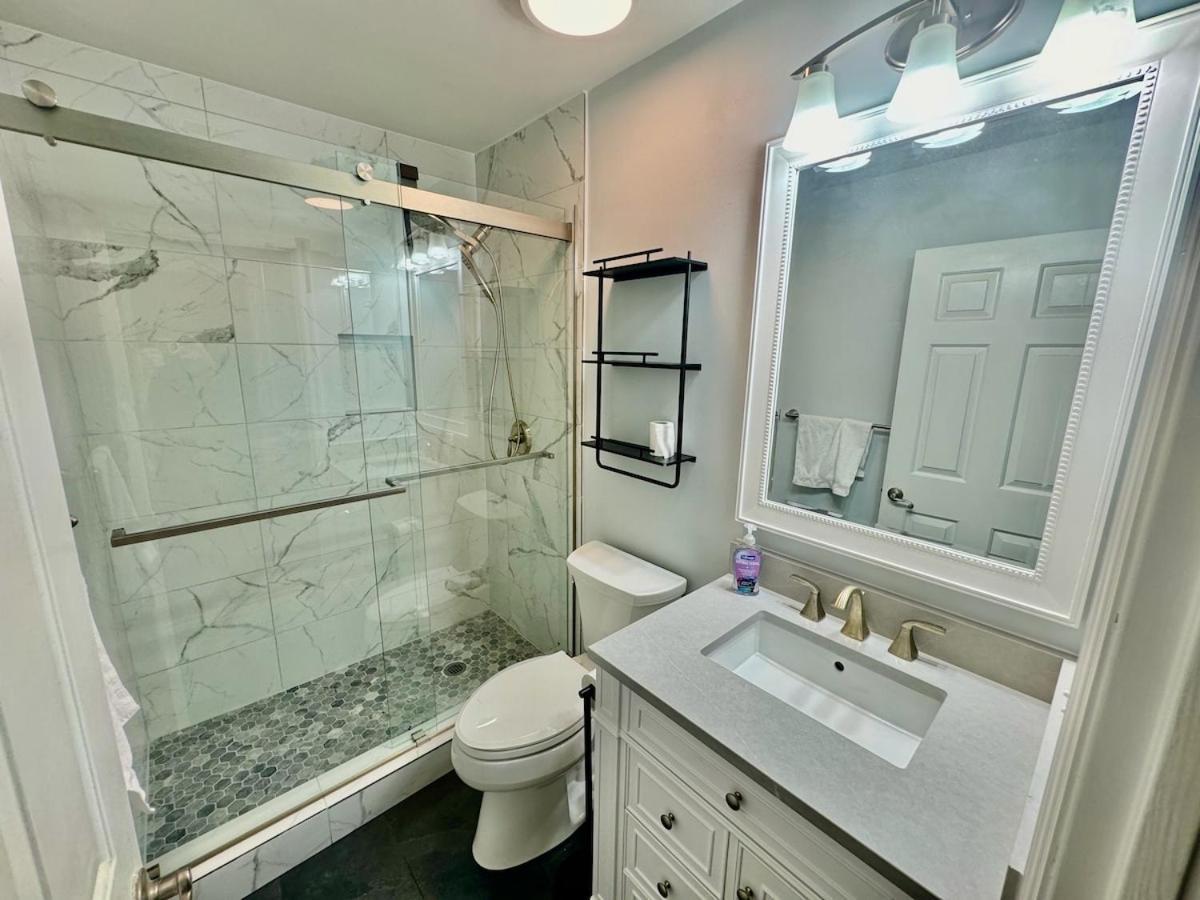 Pet Friendly 3 Bed 3 Bath Walk To The Pools Tennis And 16 Ob Holiday home Hilton Head Island