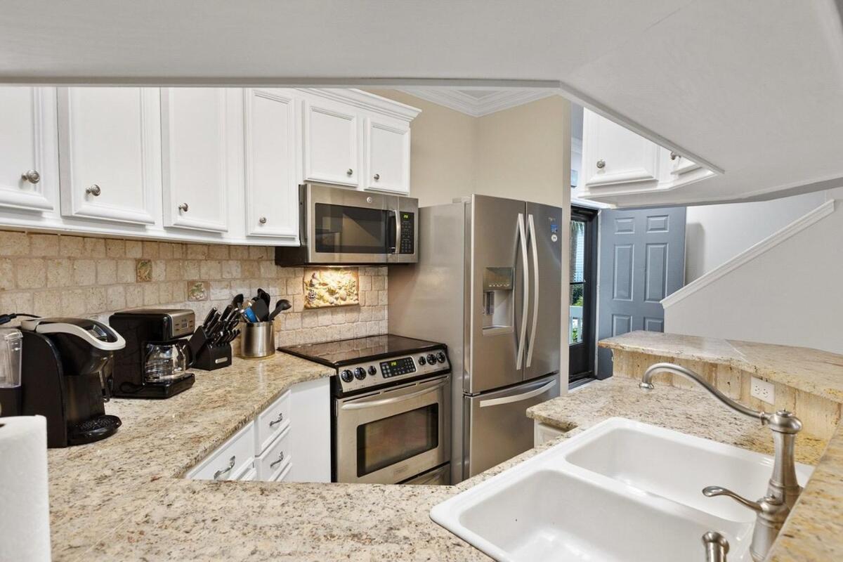 Holiday home Pet Friendly 3 Bed 3 Bath Walk To The Pools Tennis And 16 Ob