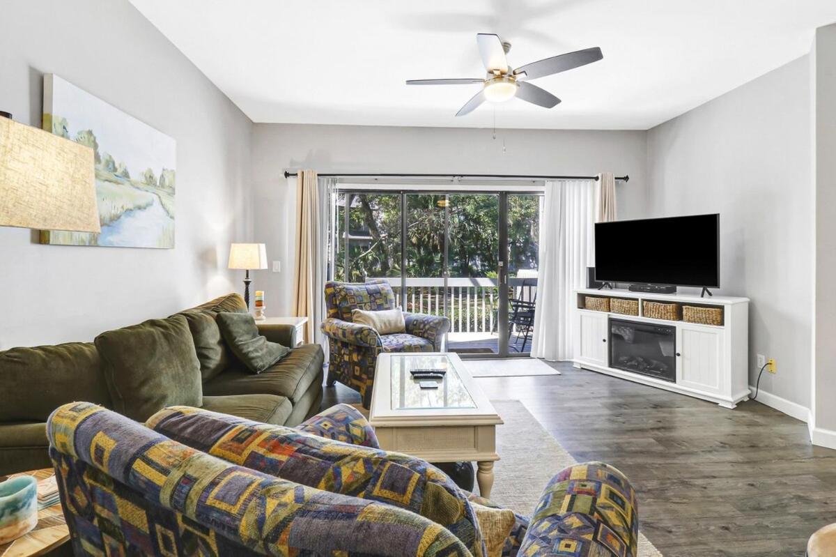 Holiday home Pet Friendly - Walk To The - Pools Tennis And Hilton Head Island