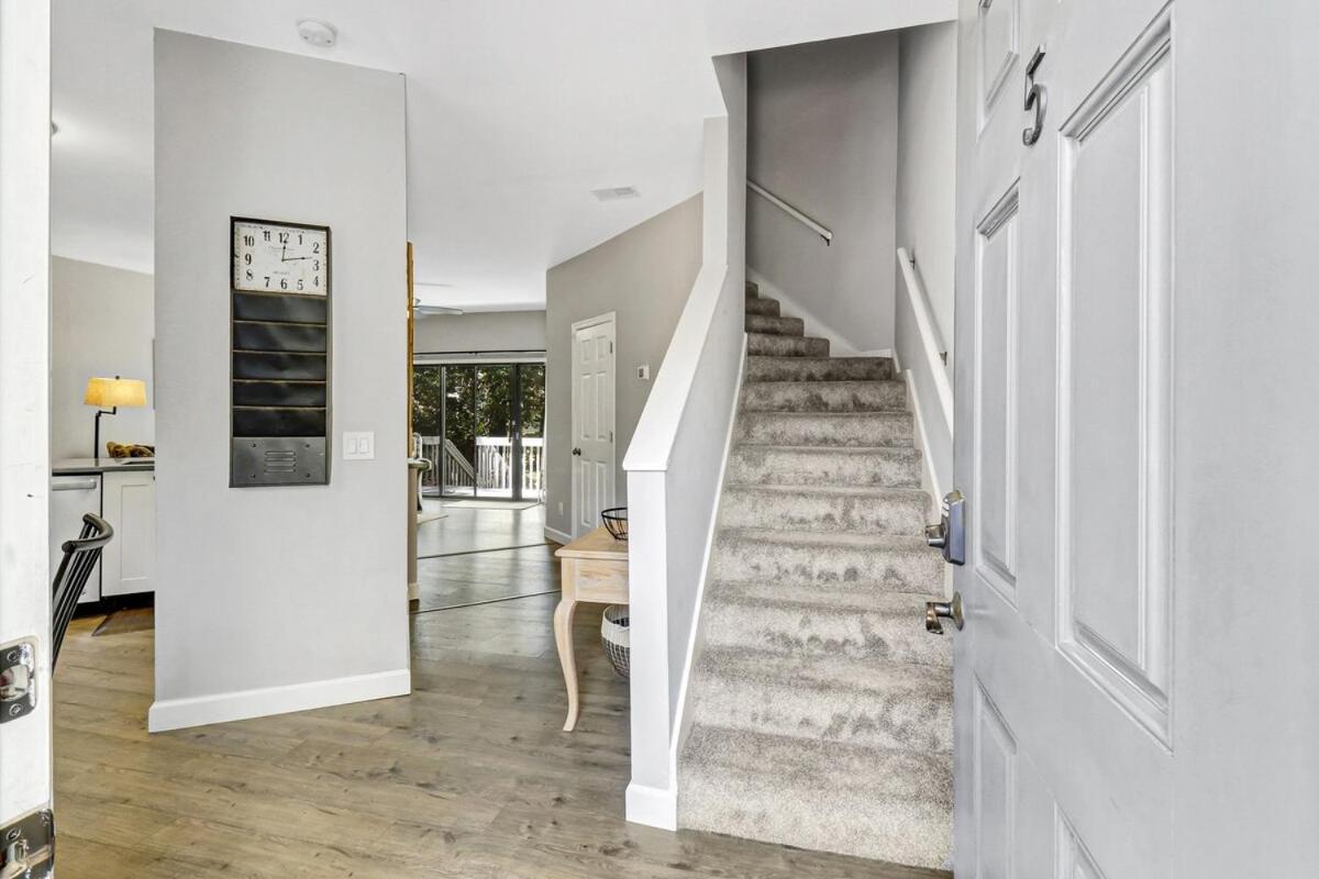 Pet Friendly - Walk To The - Pools Tennis And Holiday home *