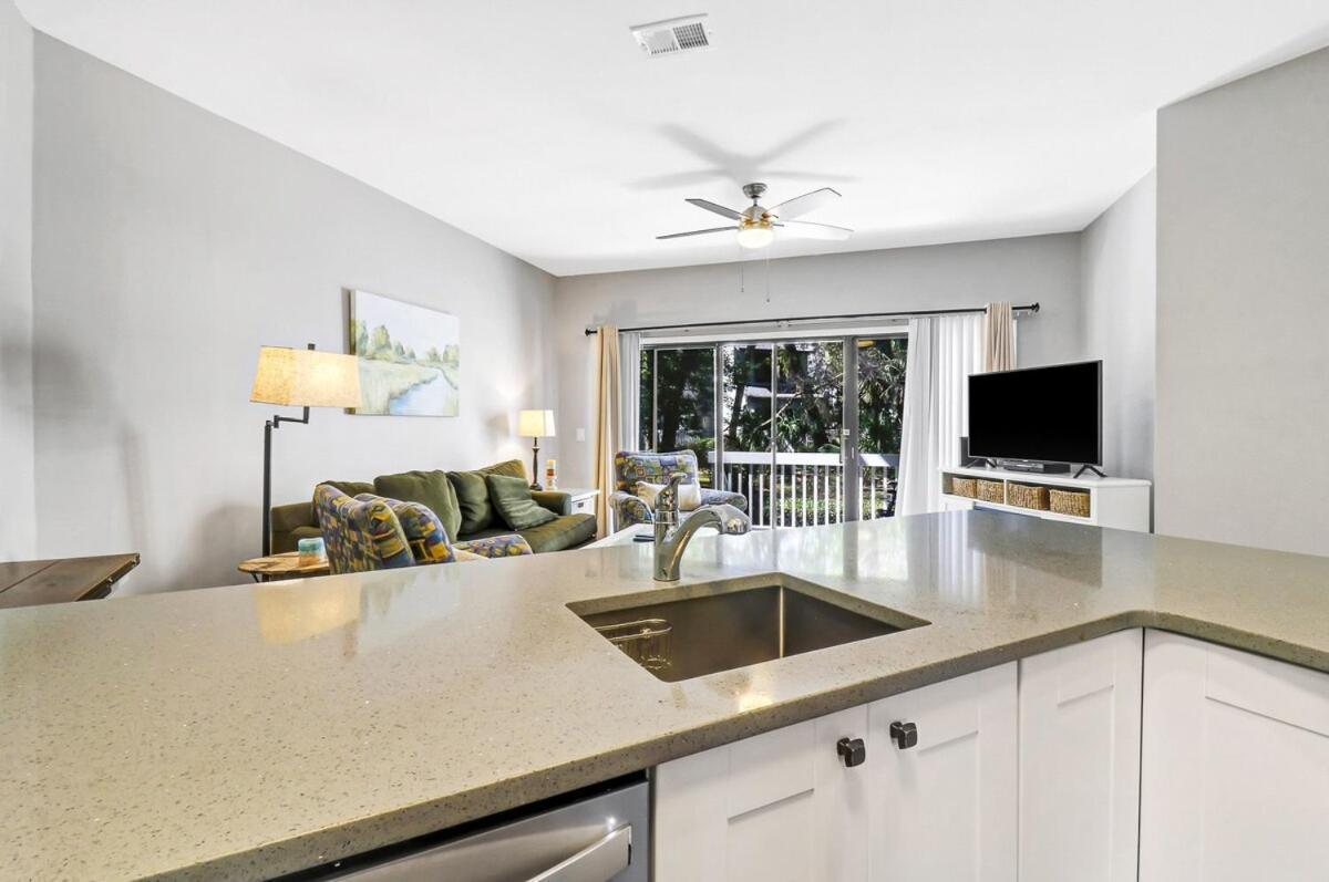 Pet Friendly - Walk To The - Pools Tennis And *