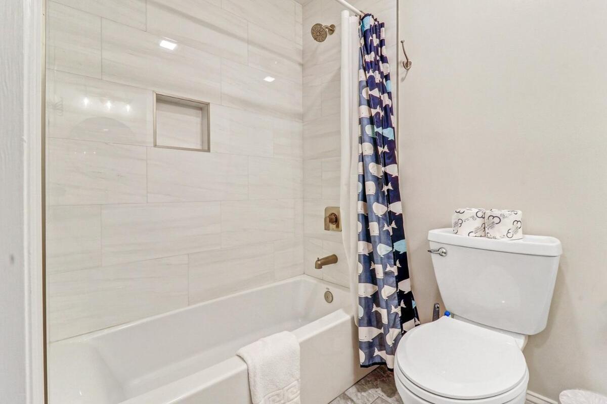 Pet Friendly 3 Bed 3 Bath #3 Ocean Breeze