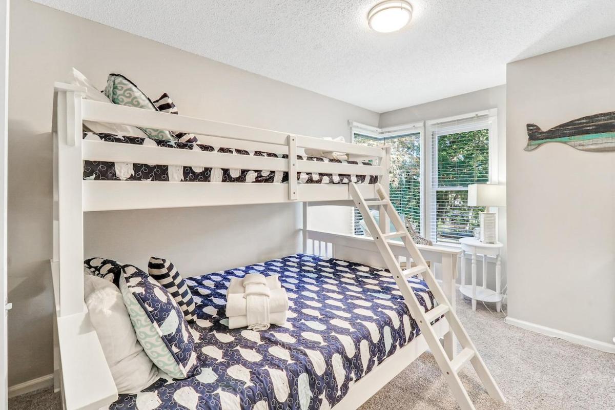 Holiday home Pet Friendly 3 Bed 3 Bath #3 Ocean Breeze Hilton Head Island