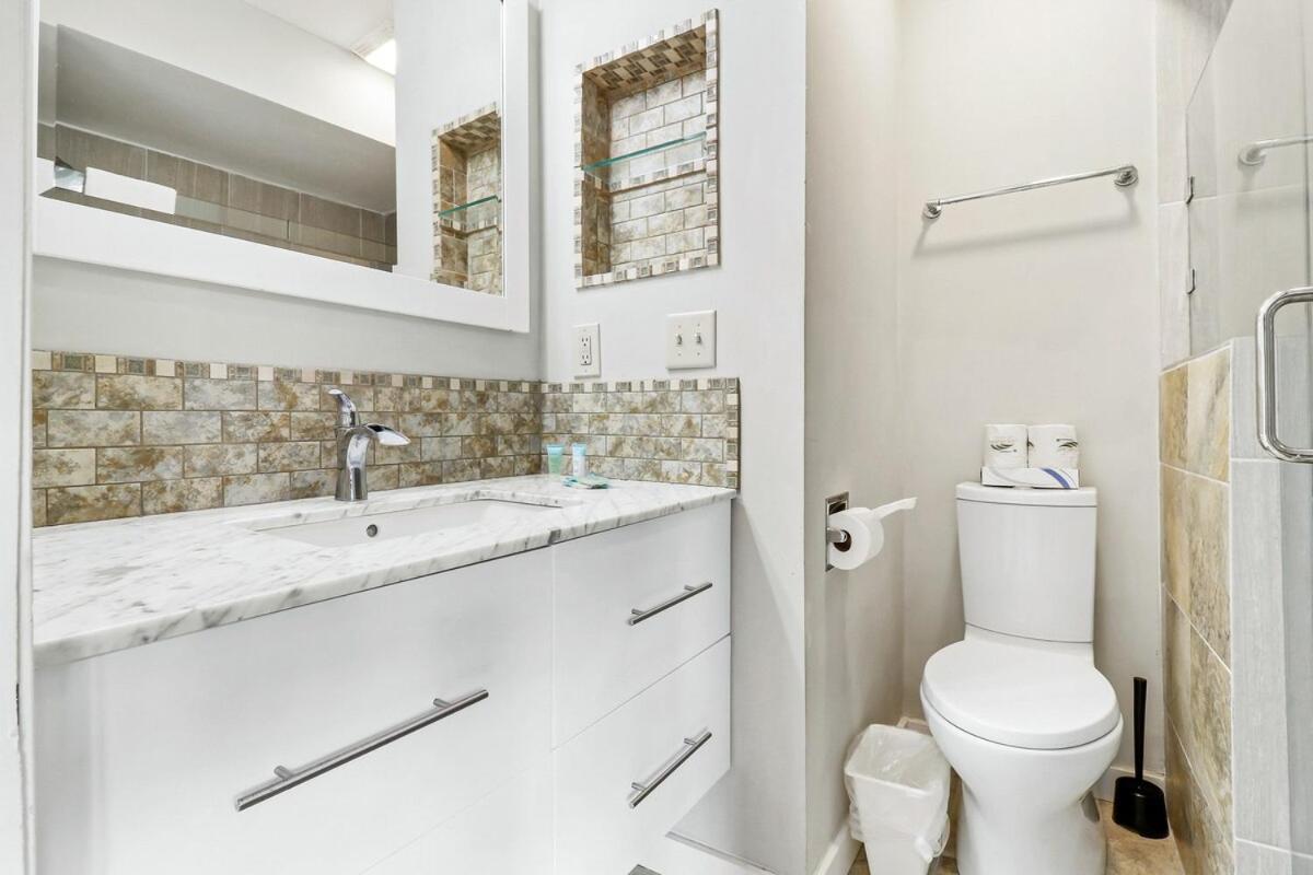Seascape -tranquility Base 2 Bed 2 Bath -steps To The H Holiday home *