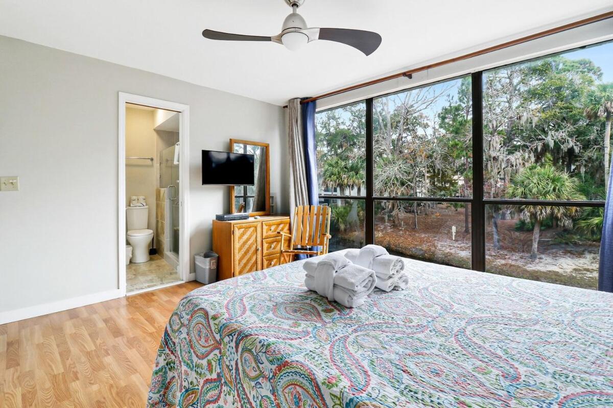 Seascape -tranquility Base 2 Bed 2 Bath -steps To The H * Hilton Head Island