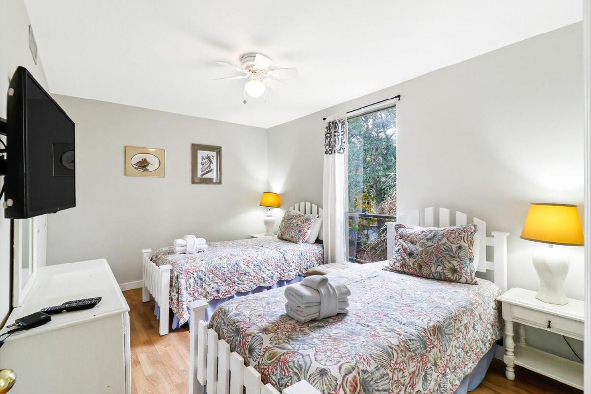 Seascape -tranquility Base 2 Bed 2 Bath -steps To The H * Hilton Head Island
