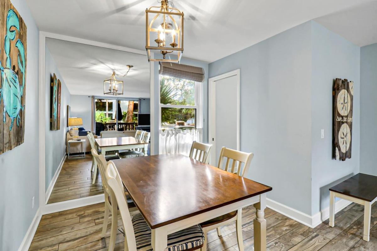 Lagoon View 2 Bd 2 & One Half Bath Steps To The