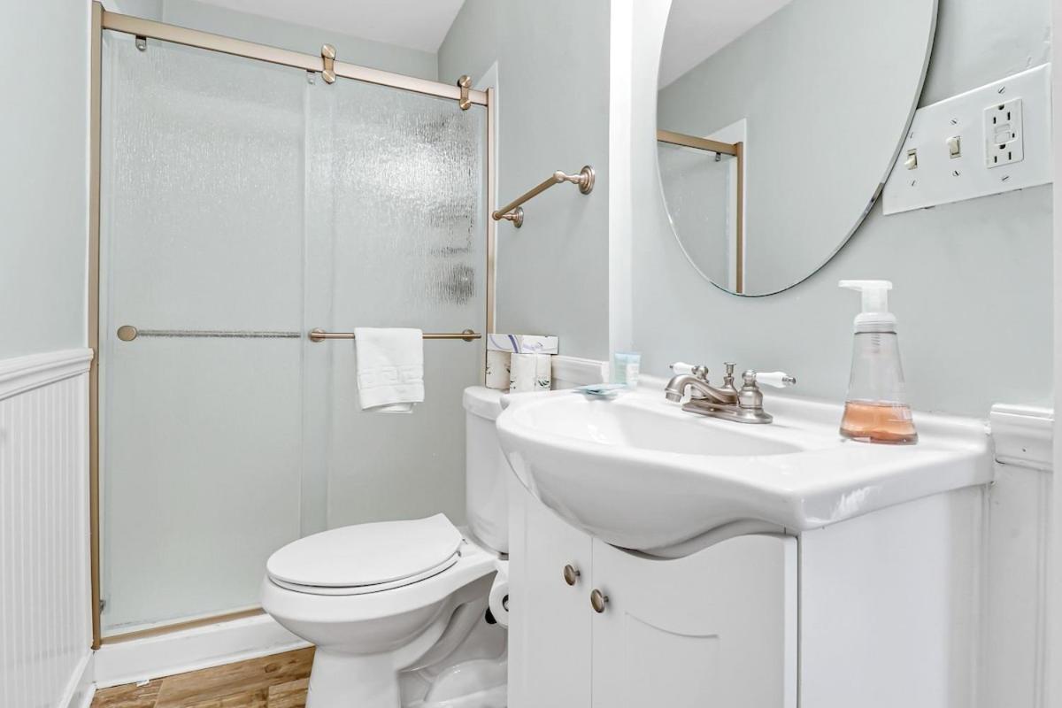 Lagoon View 2 Bd 2 & One Half Bath Steps To The Holiday home