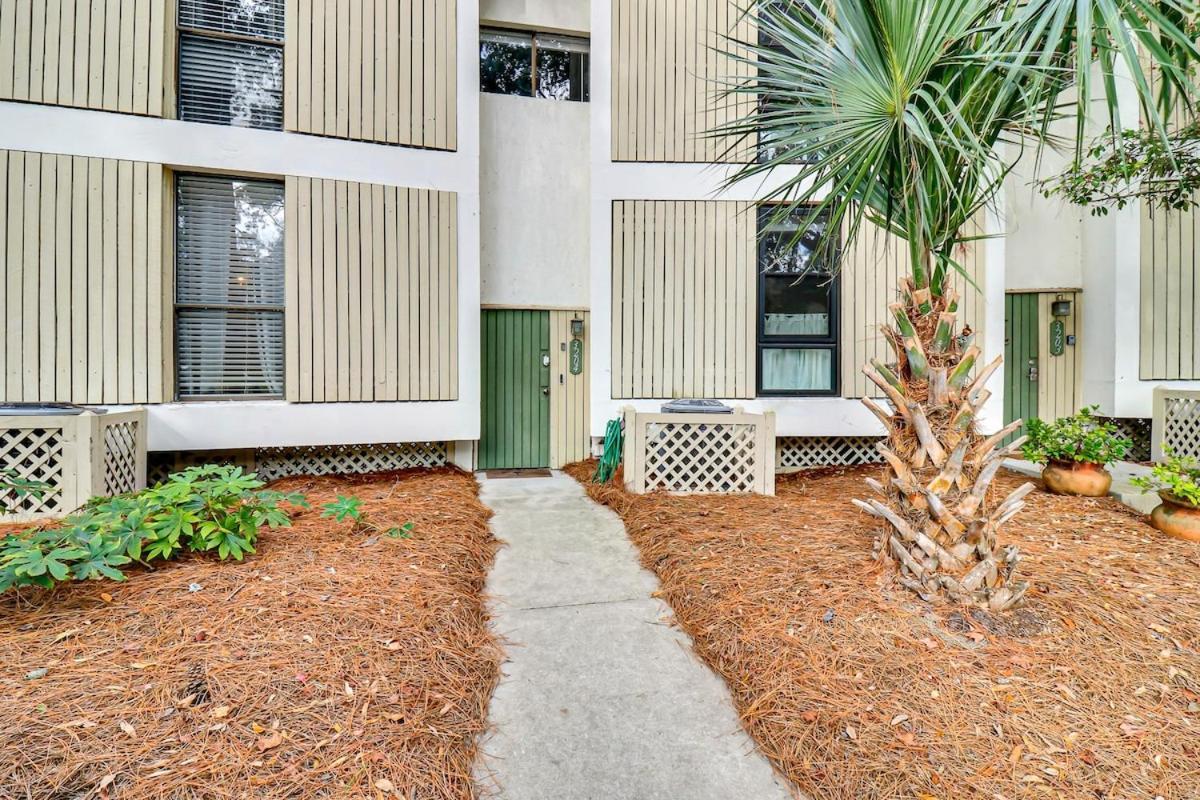 Lagoon View 2 Bd 2 & One Half Bath Steps To The *