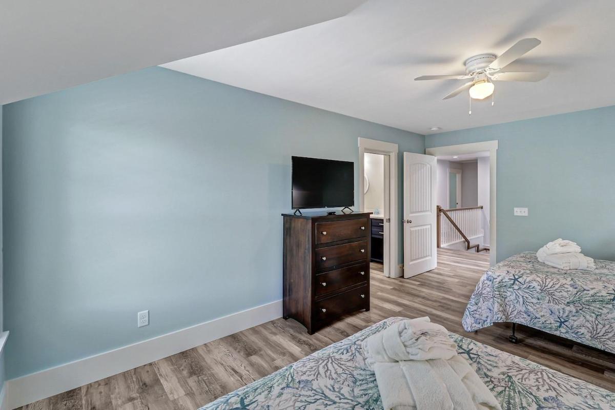 7 Bed 6 And One Half Bath With Private Pool & Private Access Holiday home Hilton Head Island