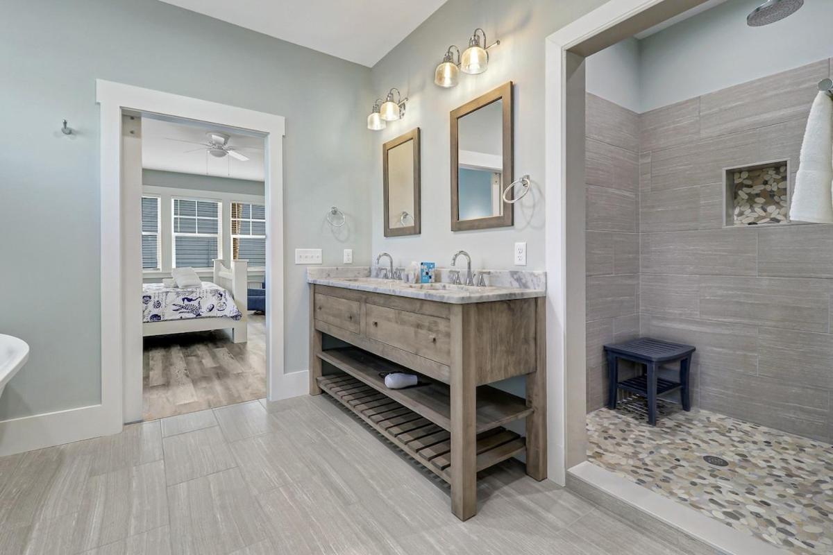 7 Bed 6 And One Half Bath With Private Pool & Private Access Hilton Head Island