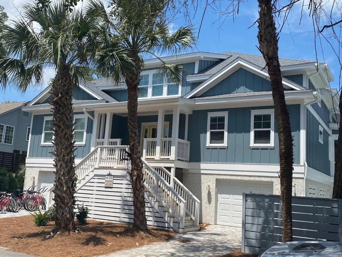 7 Bed 6 And One Half Bath With Private Pool & Private Access
