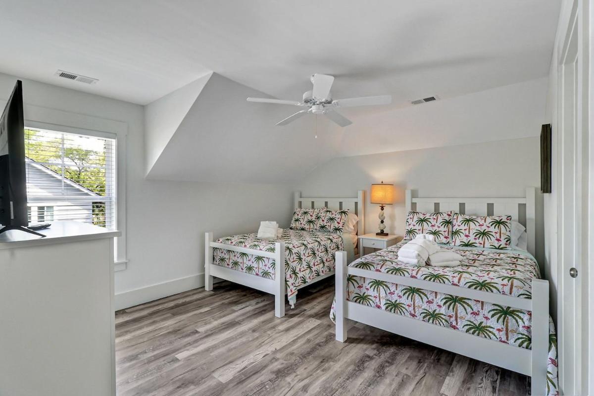 Holiday home 7 Bed 6 And One Half Bath With Private Pool & Private Access *