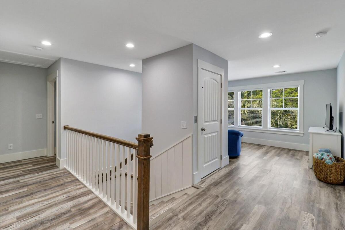 7 Bed 6 And One Half Bath With Private Pool & Private Access Holiday home Hilton Head Island