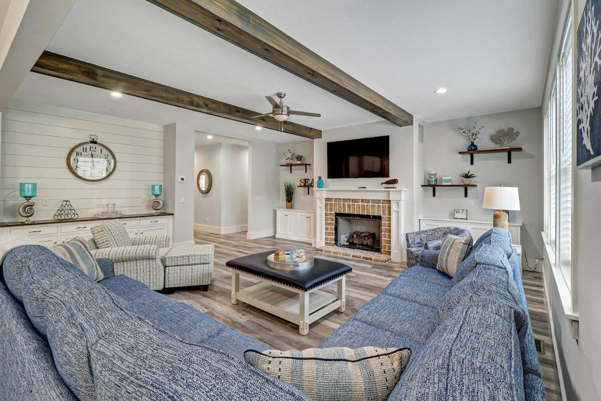 7 Bed 6 And One Half Bath With Private Pool & Private Access Holiday home Hilton Head Island