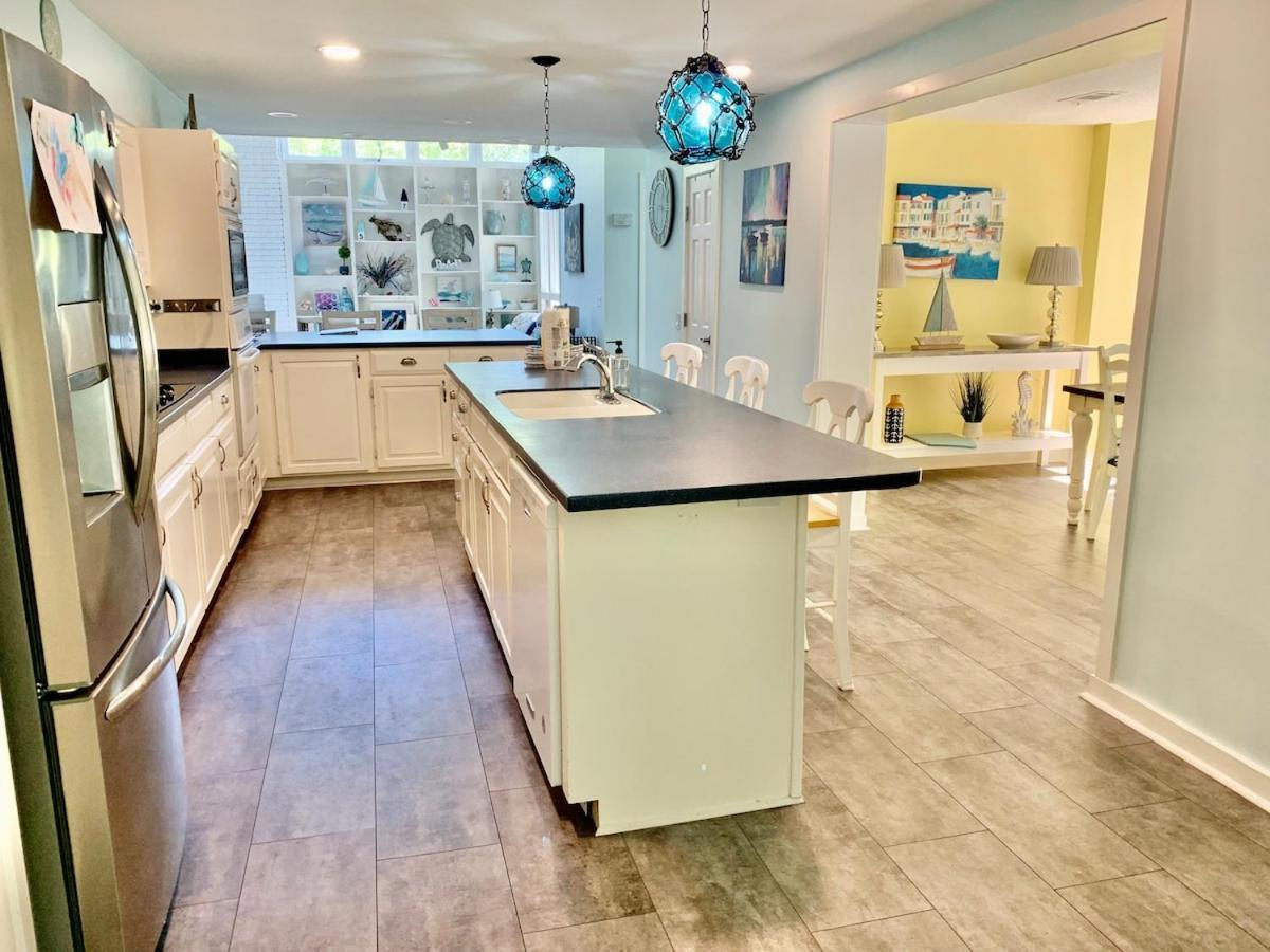 6 Bedroom 4 Bath - Private Pool Close To -hk Holiday home Hilton Head Island