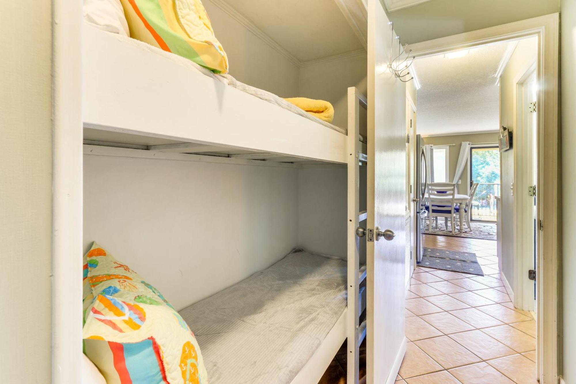 Apartment Walk To Perks At Hilton Head Condo! *