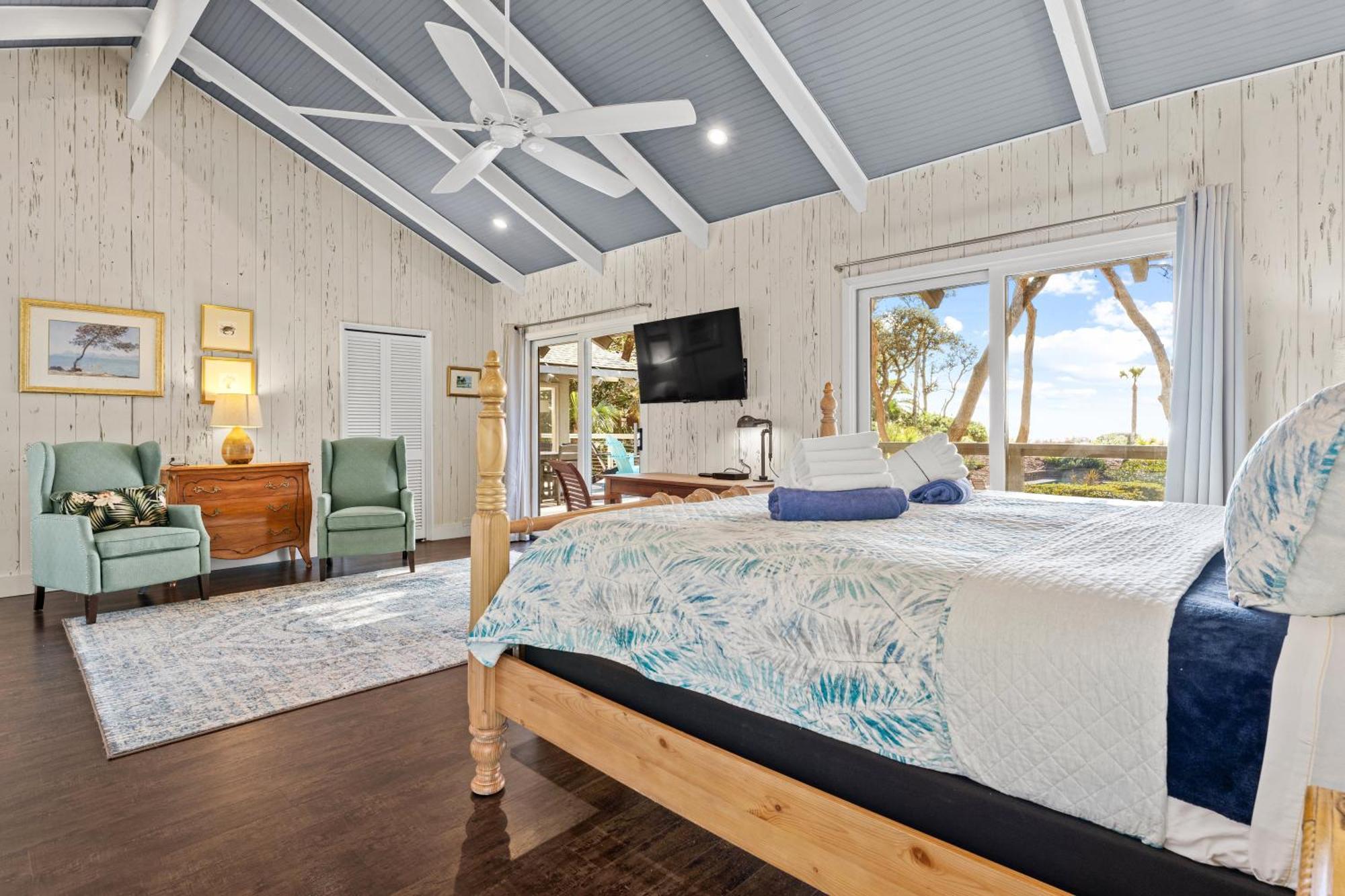 Large Oceanfront Pool ~ Classically Updated Historic Beach ~ 2 E. Beach Lagoon * Hilton Head Island