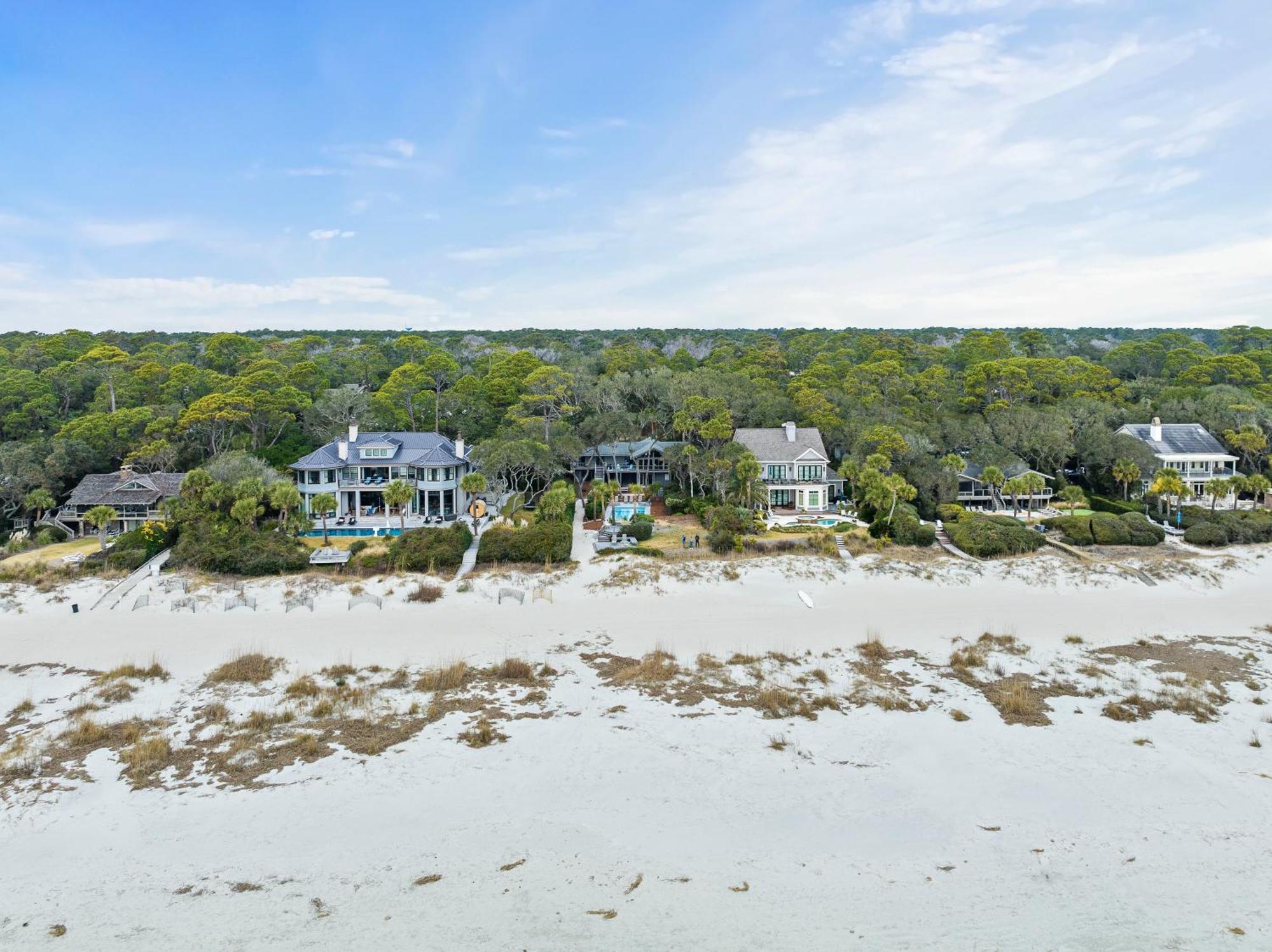 Large Oceanfront Pool ~ Classically Updated Historic Beach ~ 2 E. Beach Lagoon Holiday home *