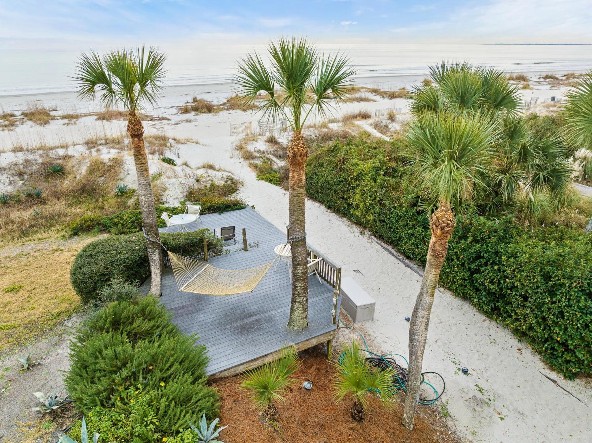 Large Oceanfront Pool ~ Classically Updated Historic Beach ~ 2 E. Beach Lagoon * Hilton Head Island