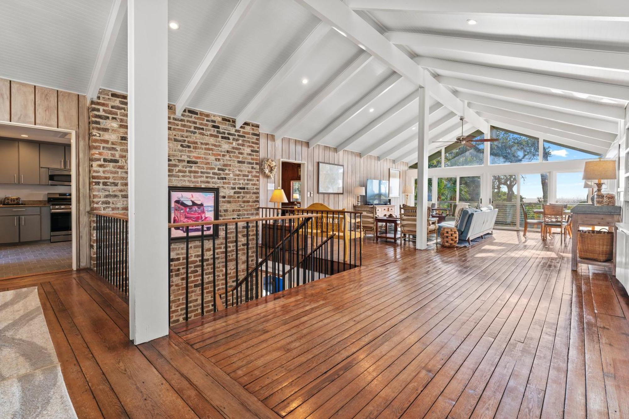 Large Oceanfront Pool ~ Classically Updated Historic Beach ~ 2 E. Beach Lagoon * Hilton Head Island