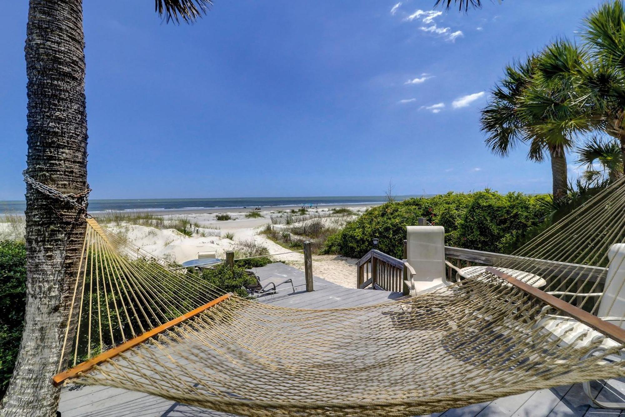 Large Oceanfront Pool ~ Classically Updated Historic Beach ~ 2 E. Beach Lagoon *