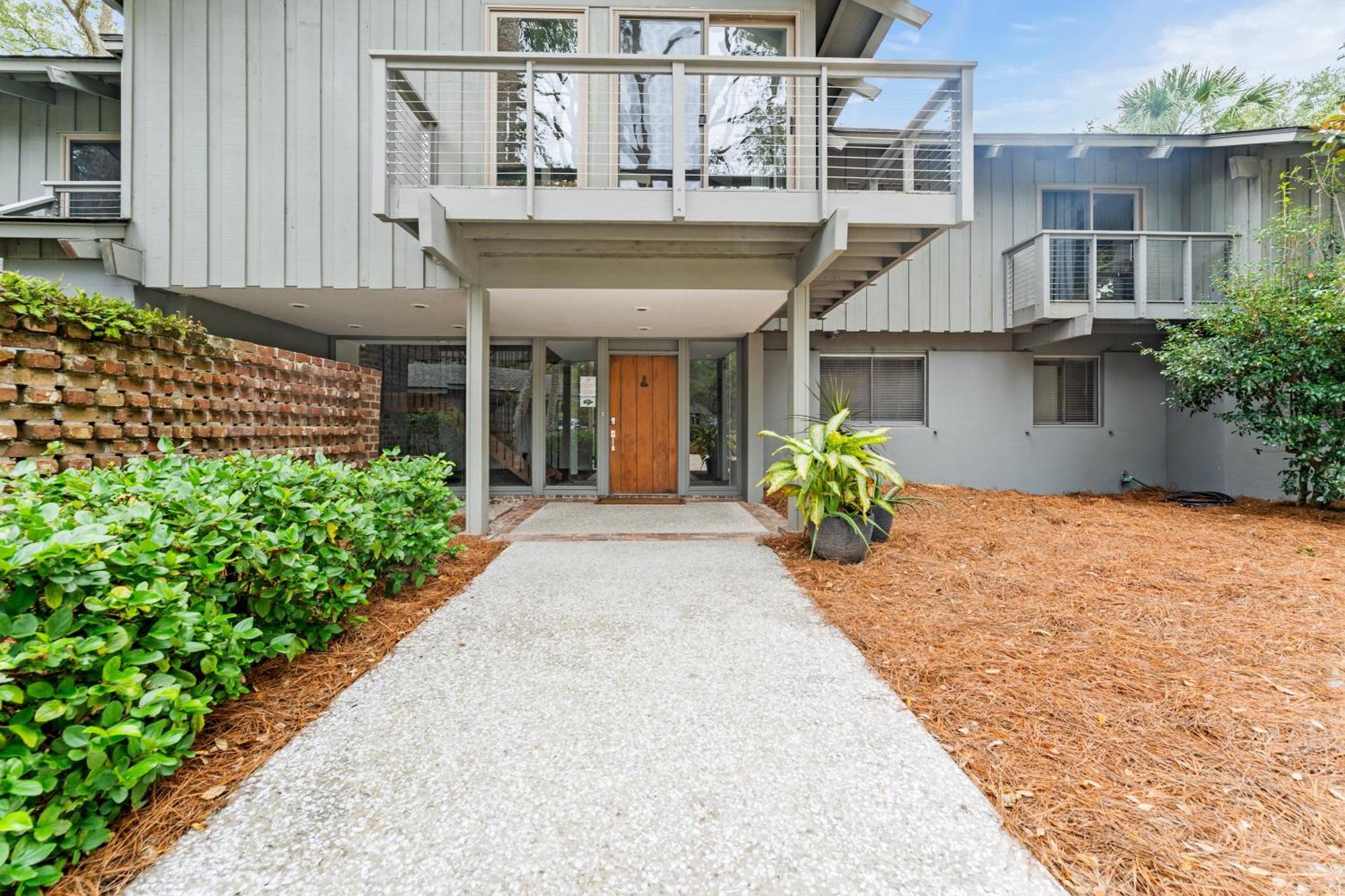 Holiday home Large Oceanfront Pool ~ Classically Updated Historic Beach ~ 2 E. Beach Lagoon *