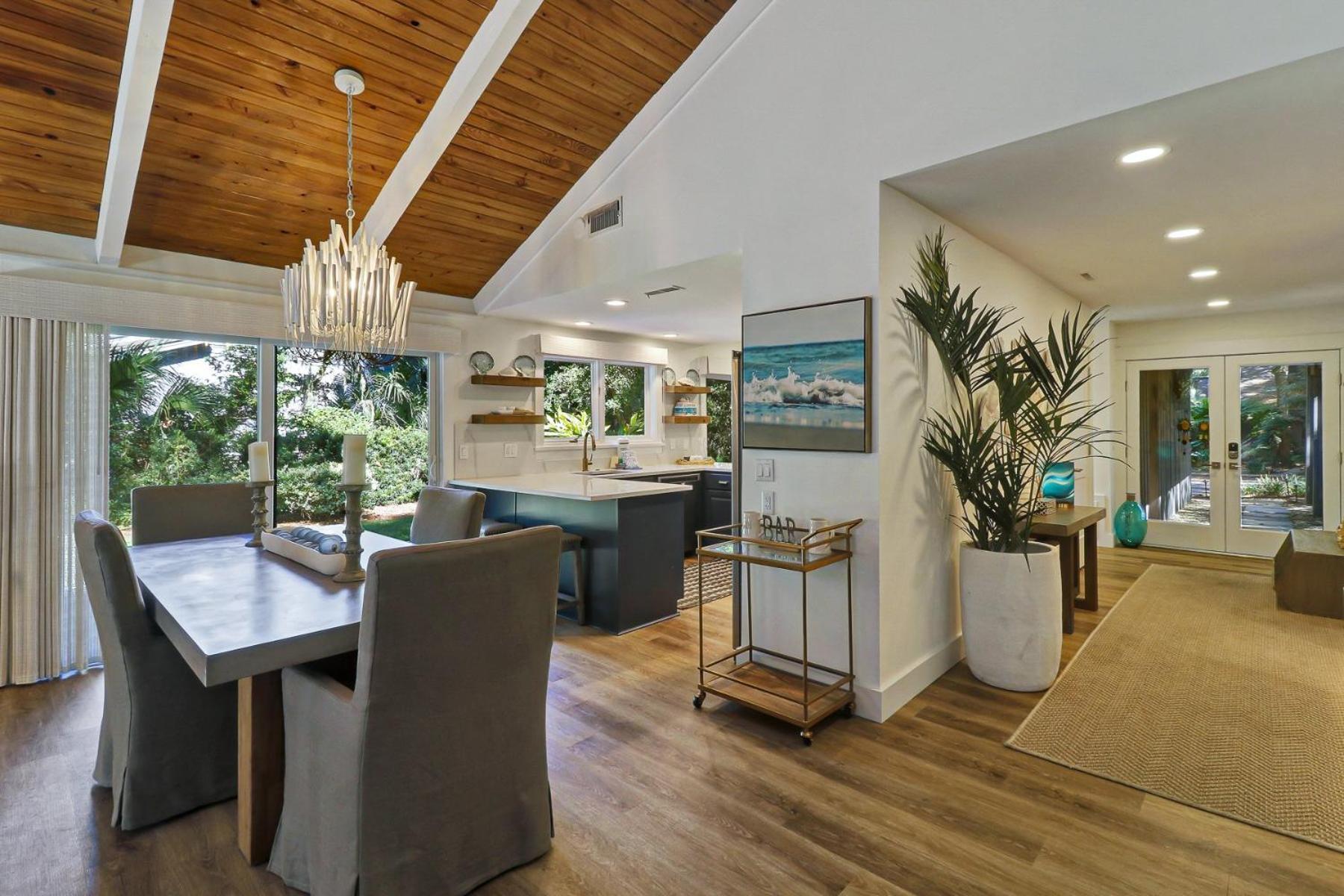 Free Pool Heat - Upscale Home, Private Heated Pool, Pet Friendly - 7 Pender Lane *