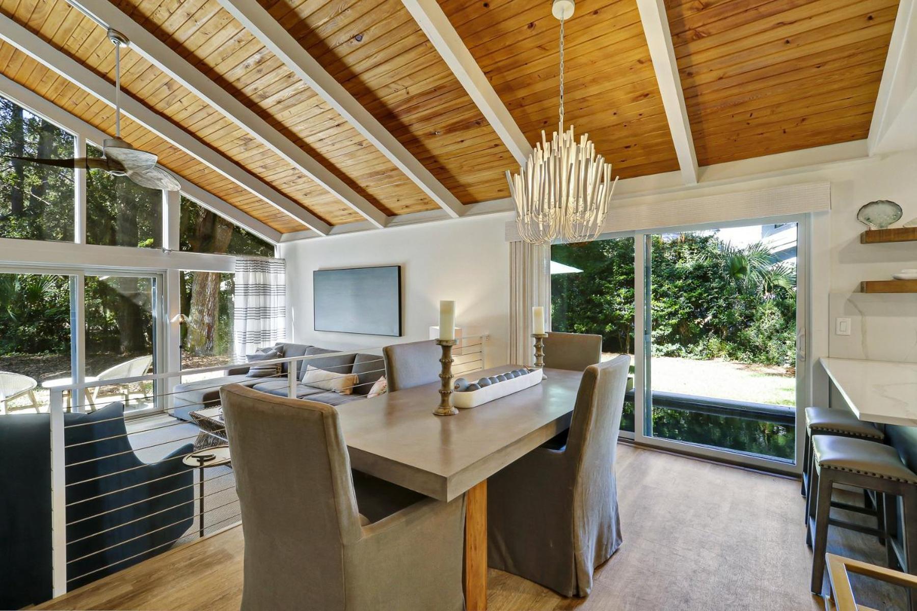 Free Pool Heat - Upscale Home, Private Heated Pool, Pet Friendly - 7 Pender Lane