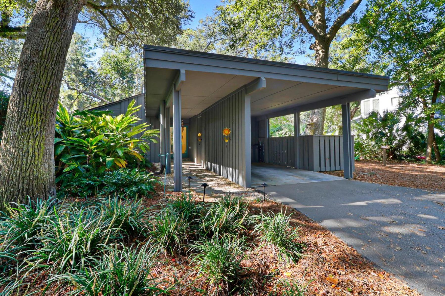 Free Pool Heat - Upscale Home, Private Heated Pool, Pet Friendly - 7 Pender Lane