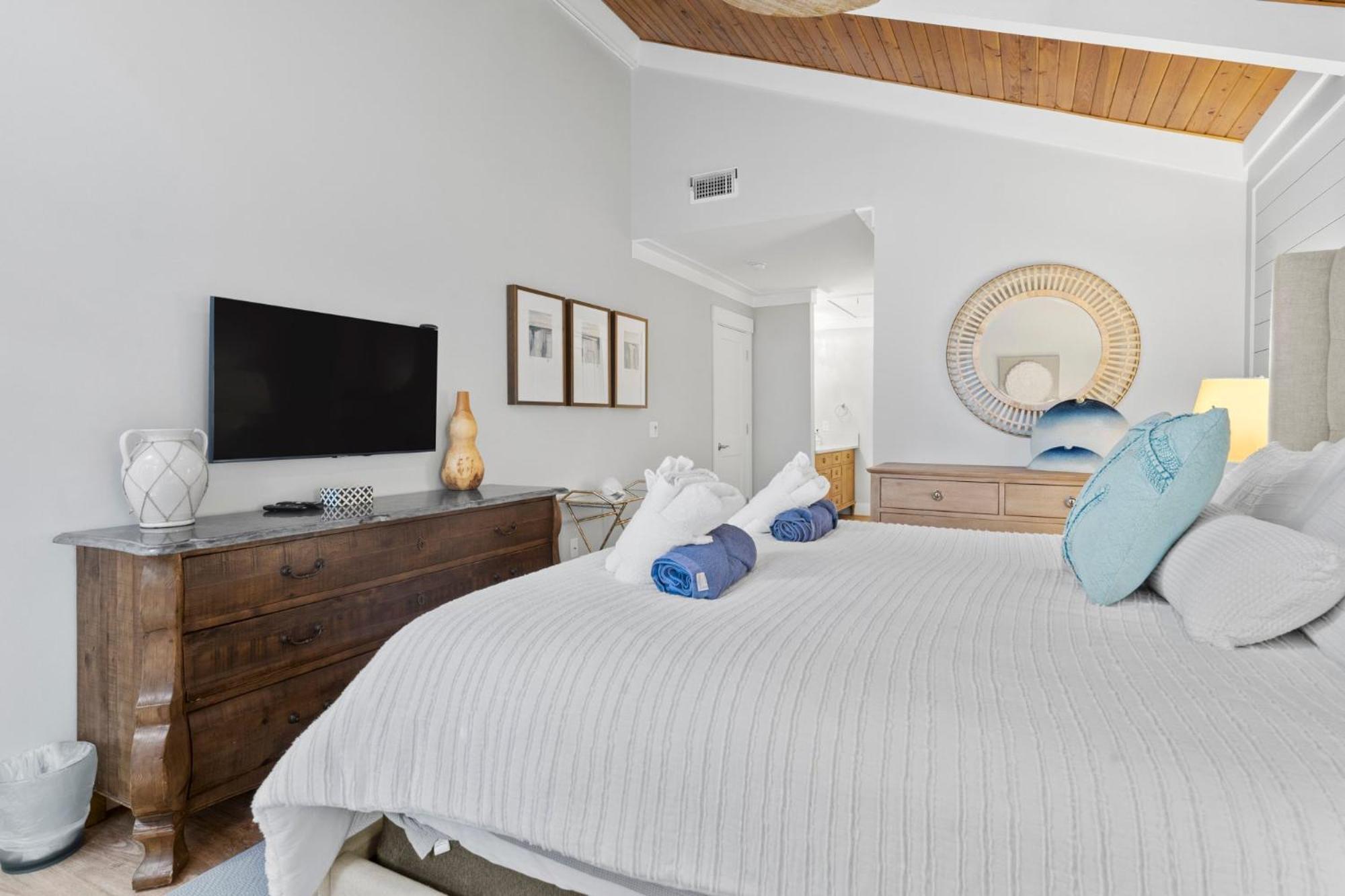 Free Pool Heat - Upscale Home, Private Heated Pool, Pet Friendly - 7 Pender Lane Holiday home