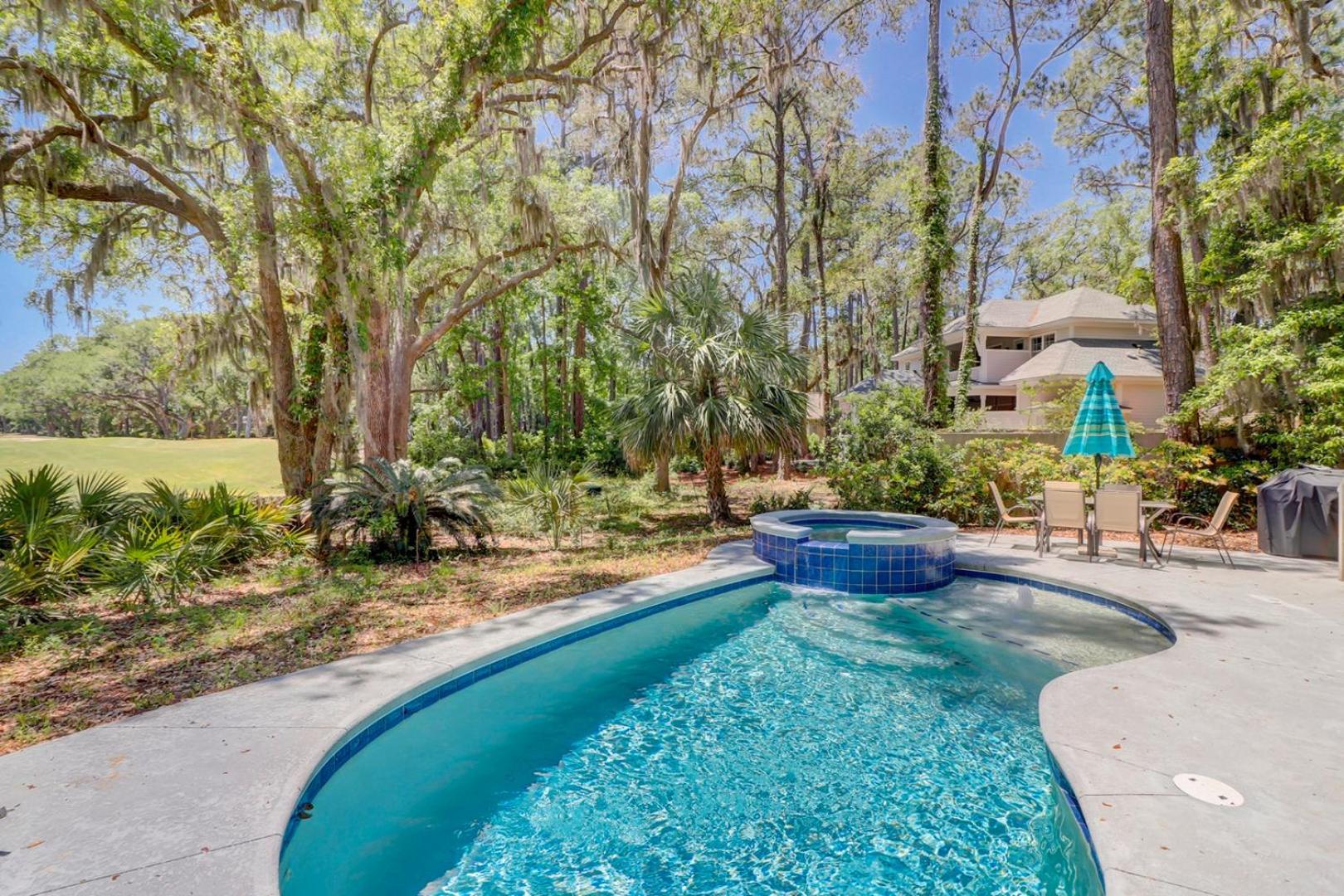 Private Pool & - Golf Course Views - Walk To Harbour Town - 24 Stoney Creek Road *
