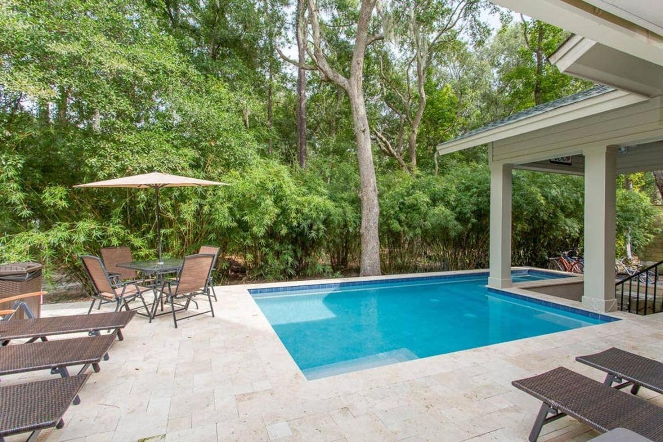 Holiday home Heated Pool Swim Up Bar Hottub 7min Bike To *