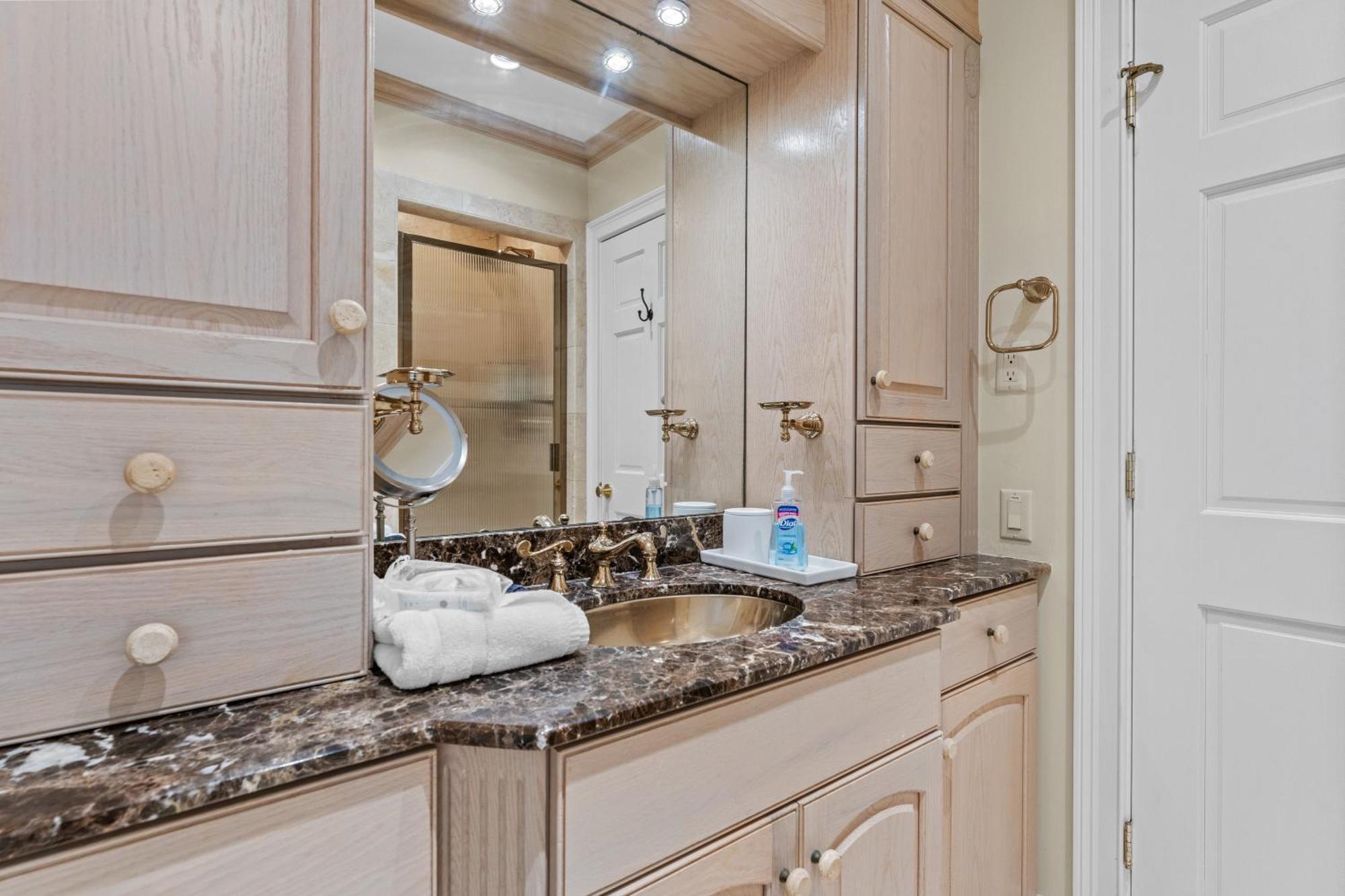 Serene, Pet Friendly Sea Pines Near With Pool Access Hilton Head Island