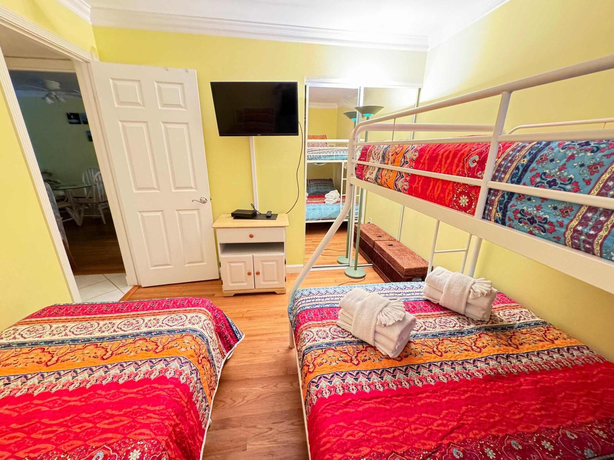 Holiday home Just Steps To Folly Field - 2 Bd 2 Ba *