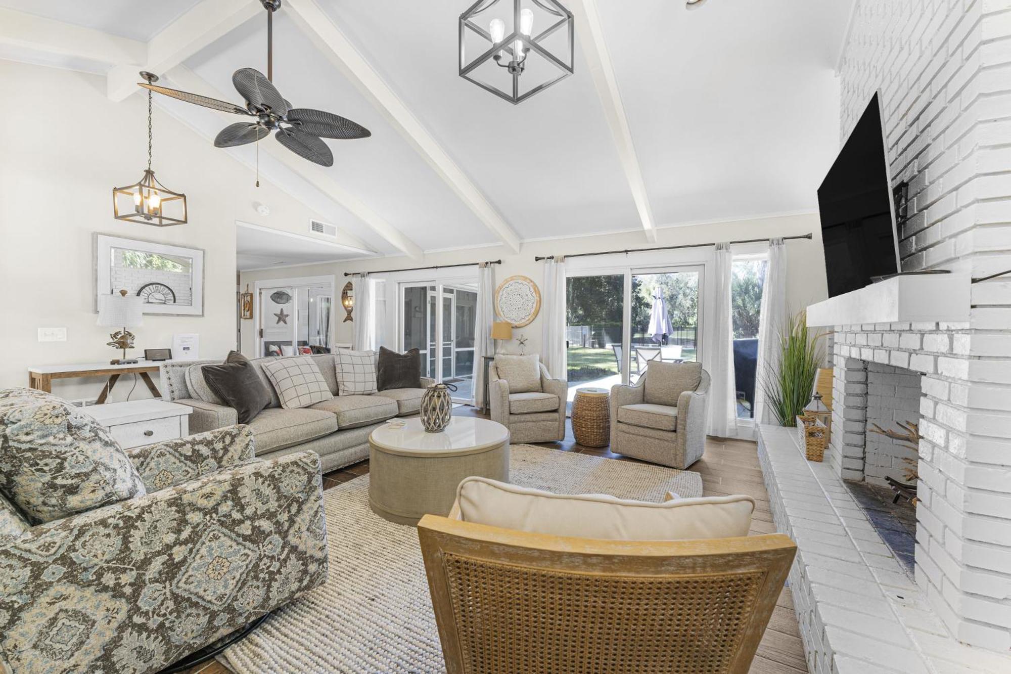 Designer Decorated - Golf Course Views - Large Private Pool & - 28 Woodbine Pl *