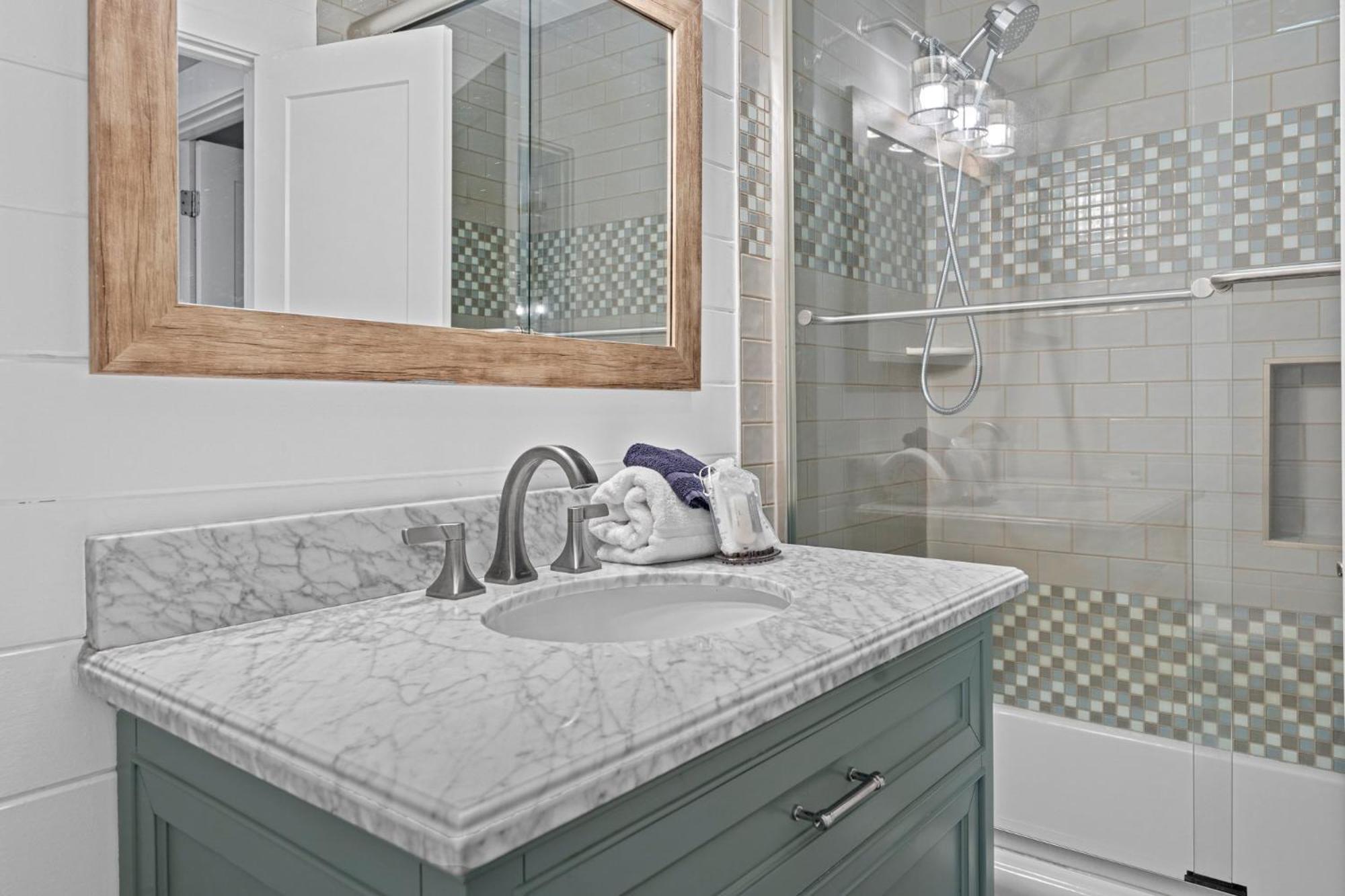 Holiday home Designer Decorated - Golf Course Views - Large Private Pool & - 28 Woodbine Pl Hilton Head Island