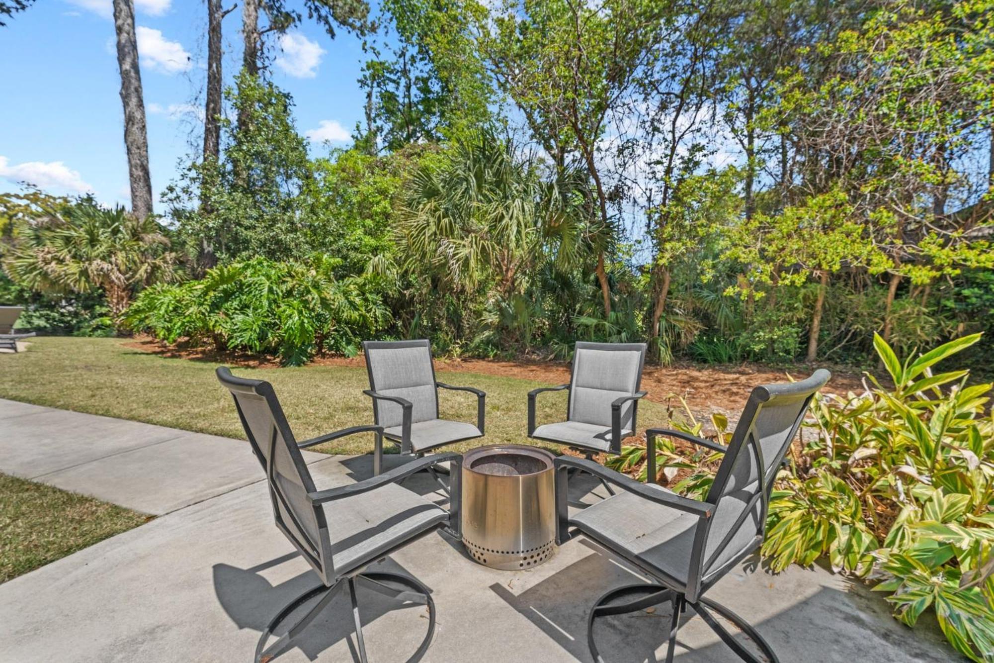 Designer Decorated - Golf Course Views - Large Private Pool & - 28 Woodbine Pl Holiday home Hilton Head Island