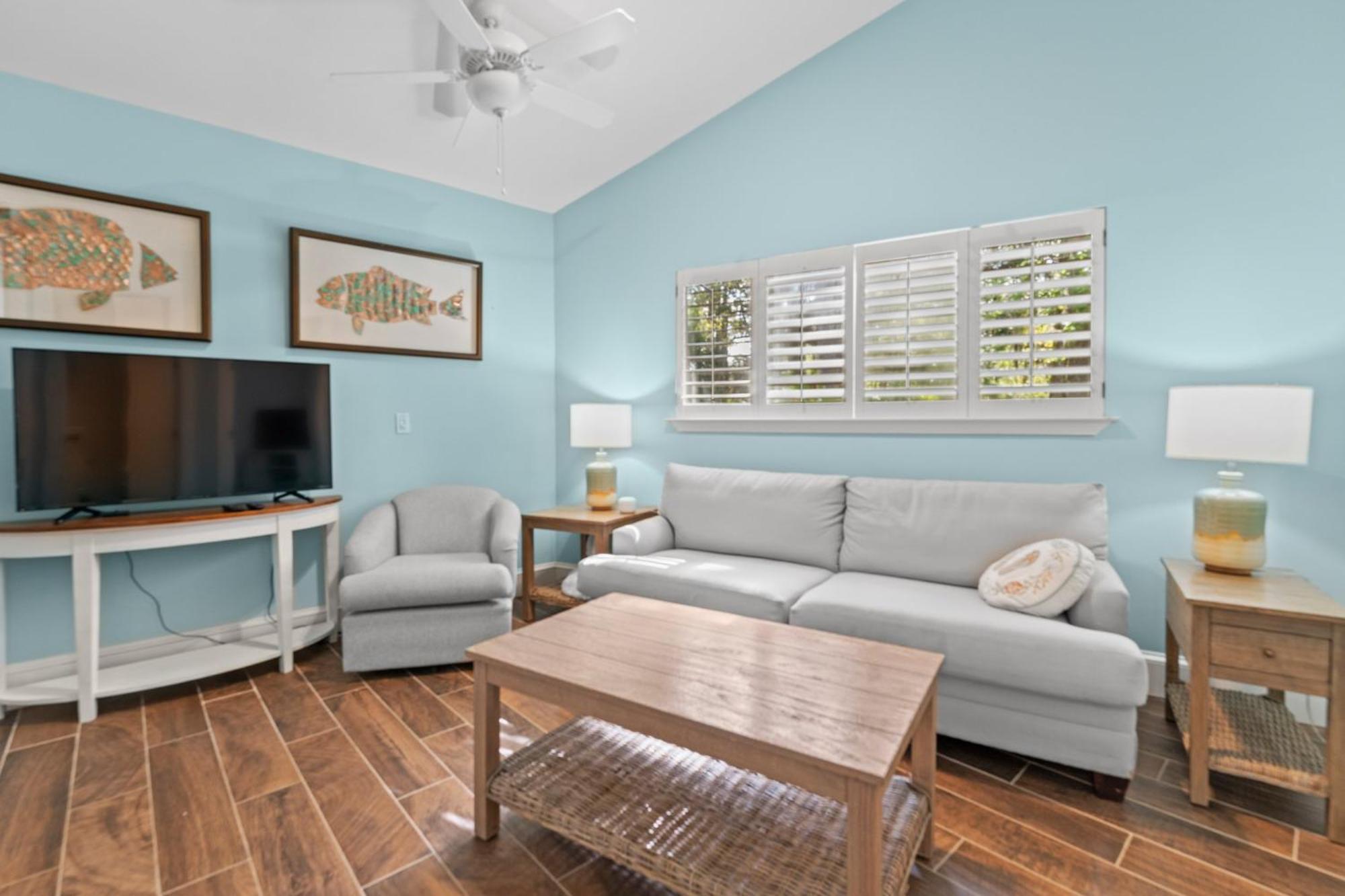 Holiday home Designer Decorated - Golf Course Views - Large Private Pool & - 28 Woodbine Pl