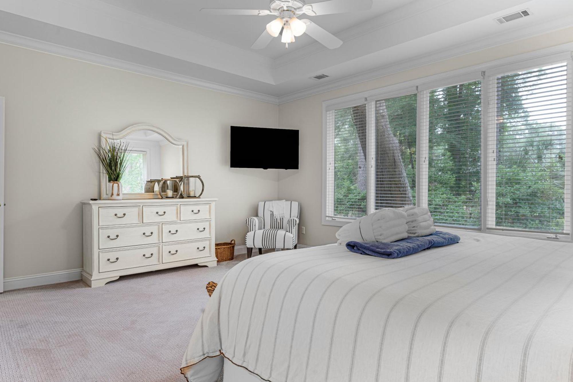 Private Pool - 5 Min Bike Ride To - 4 W Garrison Pl Holiday home *