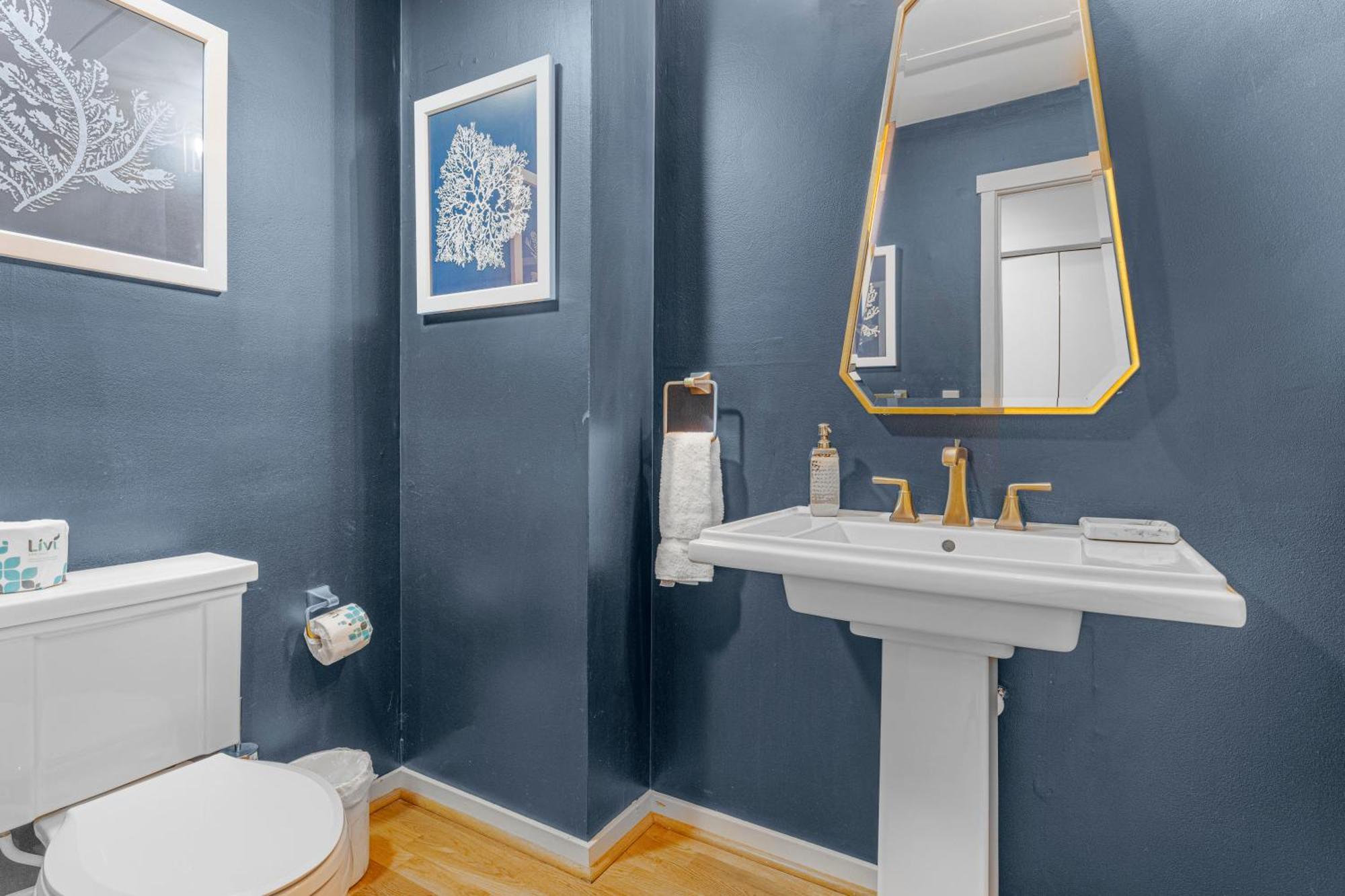 Pet Friendly - Upscale Renovations & Decor - Private Pool - 2 St Andrews Place Holiday home *