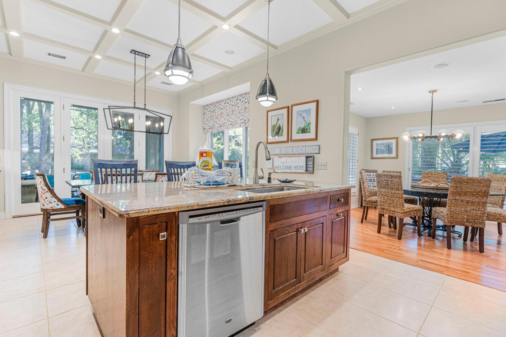 Pet Friendly - Upscale Renovations & Decor - Private Pool - 2 St Andrews Place Holiday home
