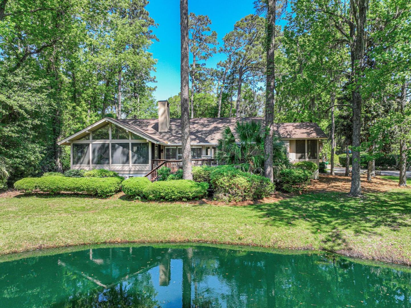Holiday home Pet Friendly - Upscale Renovations & Decor - Private Pool - 2 St Andrews Place Hilton Head Island