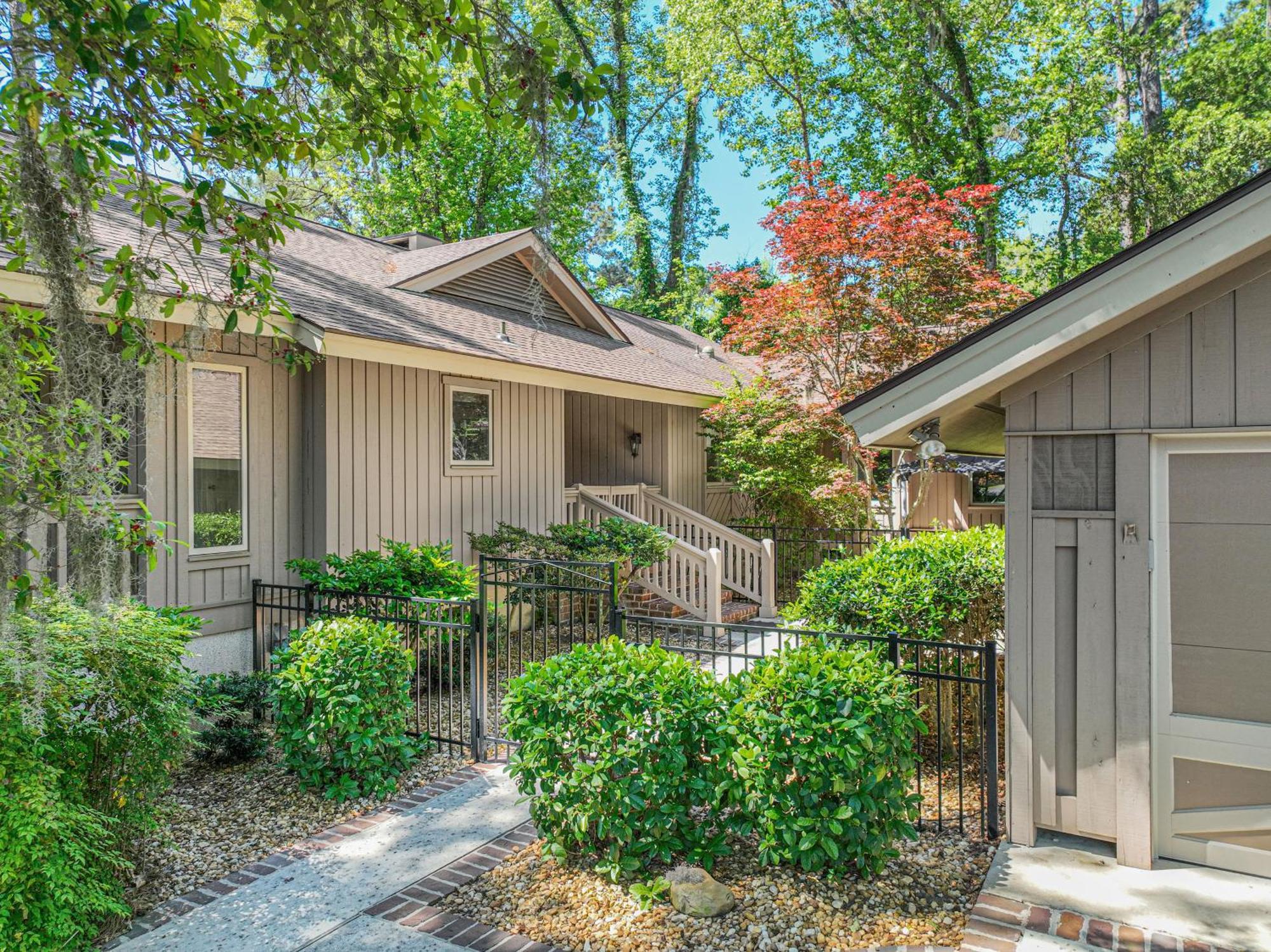 Holiday home Pet Friendly - Upscale Renovations & Decor - Private Pool - 2 St Andrews Place Hilton Head Island