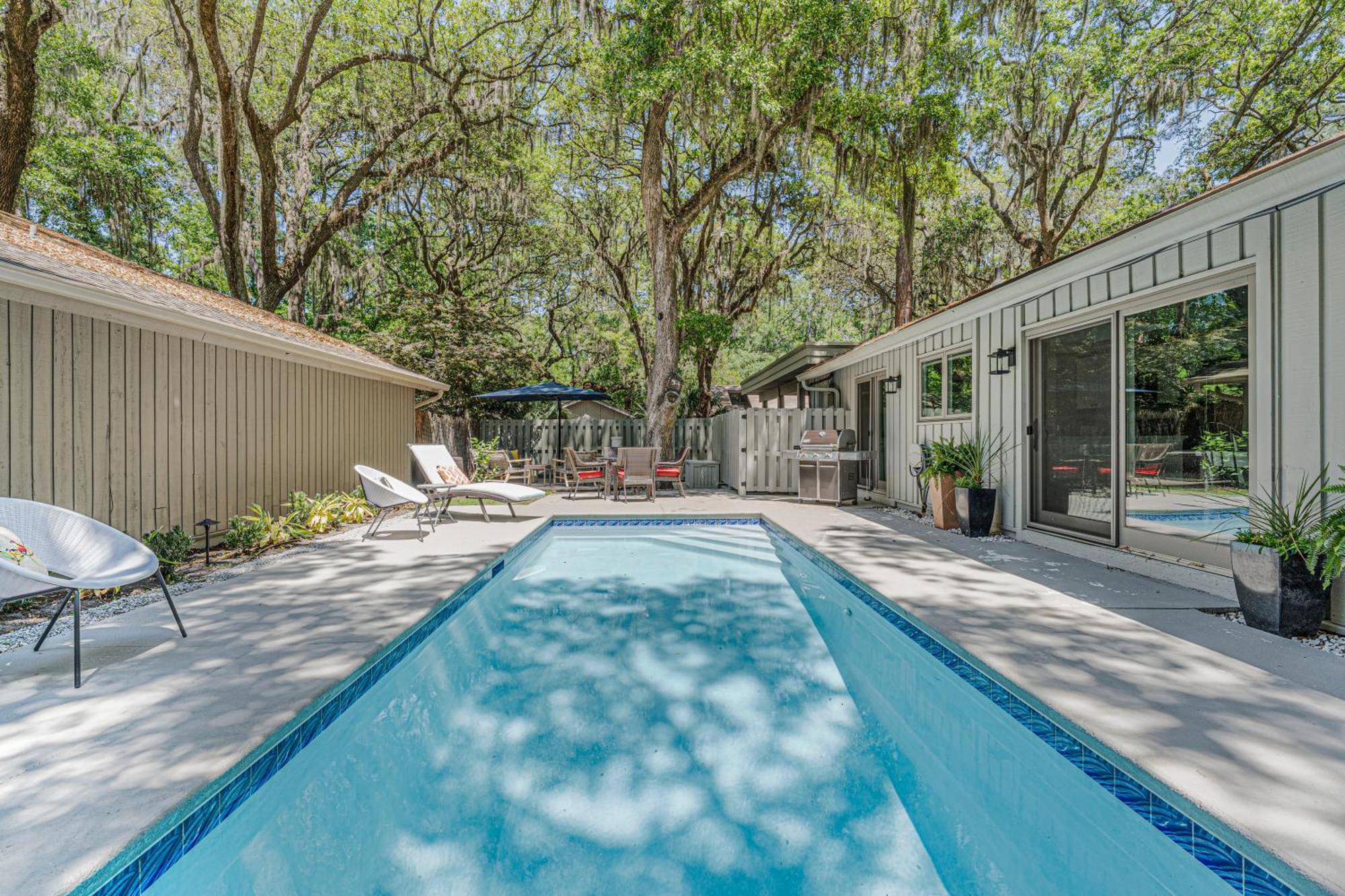 Private Oasis With Pool - Pet Friendly - Fully Fenced Yard - 3 Pender Lane *