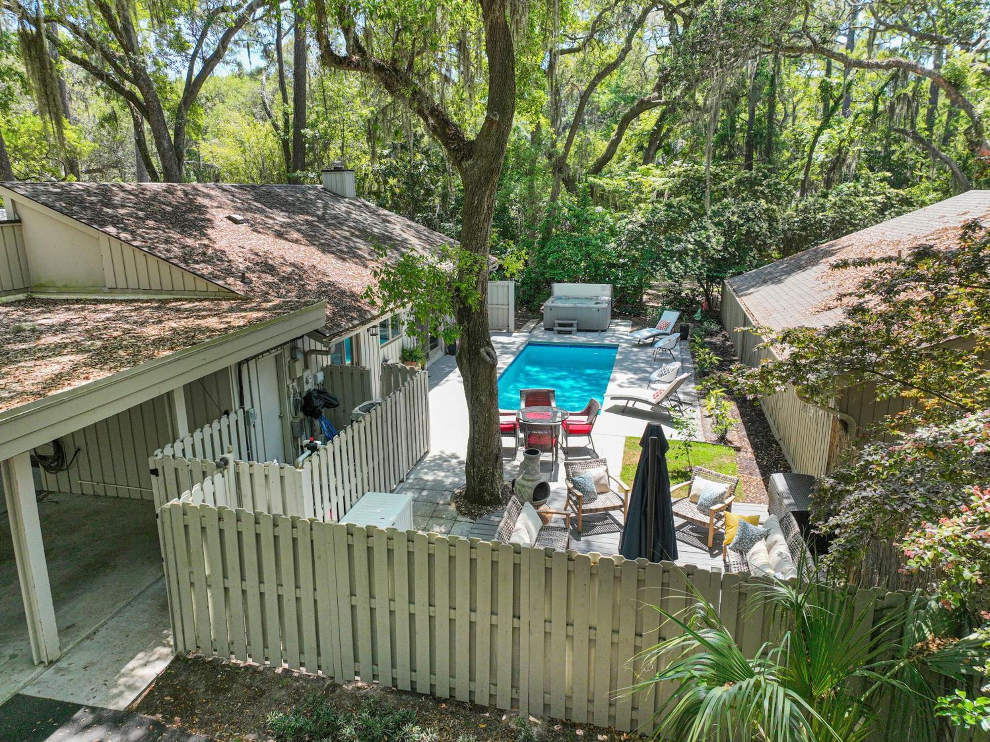Private Oasis With Pool - Pet Friendly - Fully Fenced Yard - 3 Pender Lane Holiday home Hilton Head Island